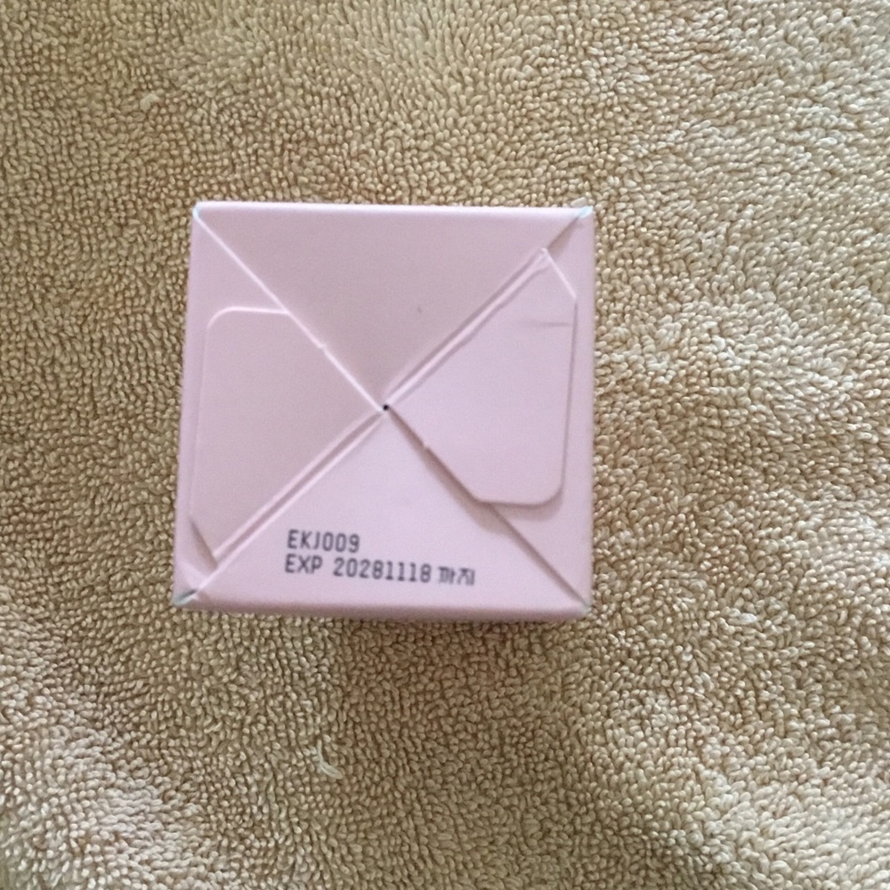Medicube Triple Collagen Serum — Pink Hydrating Face Serum - Picture 2 of 5